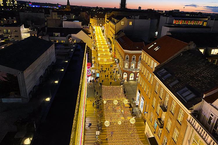 Juleparade og tænding af stjernehimlen