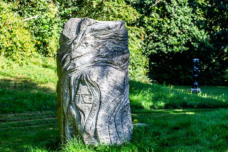Marselisborg slotspark En milepæl Marselisborg slotspark En milepæl