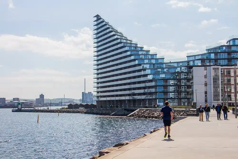 SHiP langs havnepromenaden på Aarhus Ø SHiP langs havnepromenaden på Aarhus Ø 2025