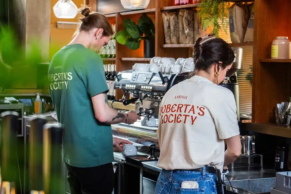 Roberta’s Society bartendere Roberta’s Society bartendere