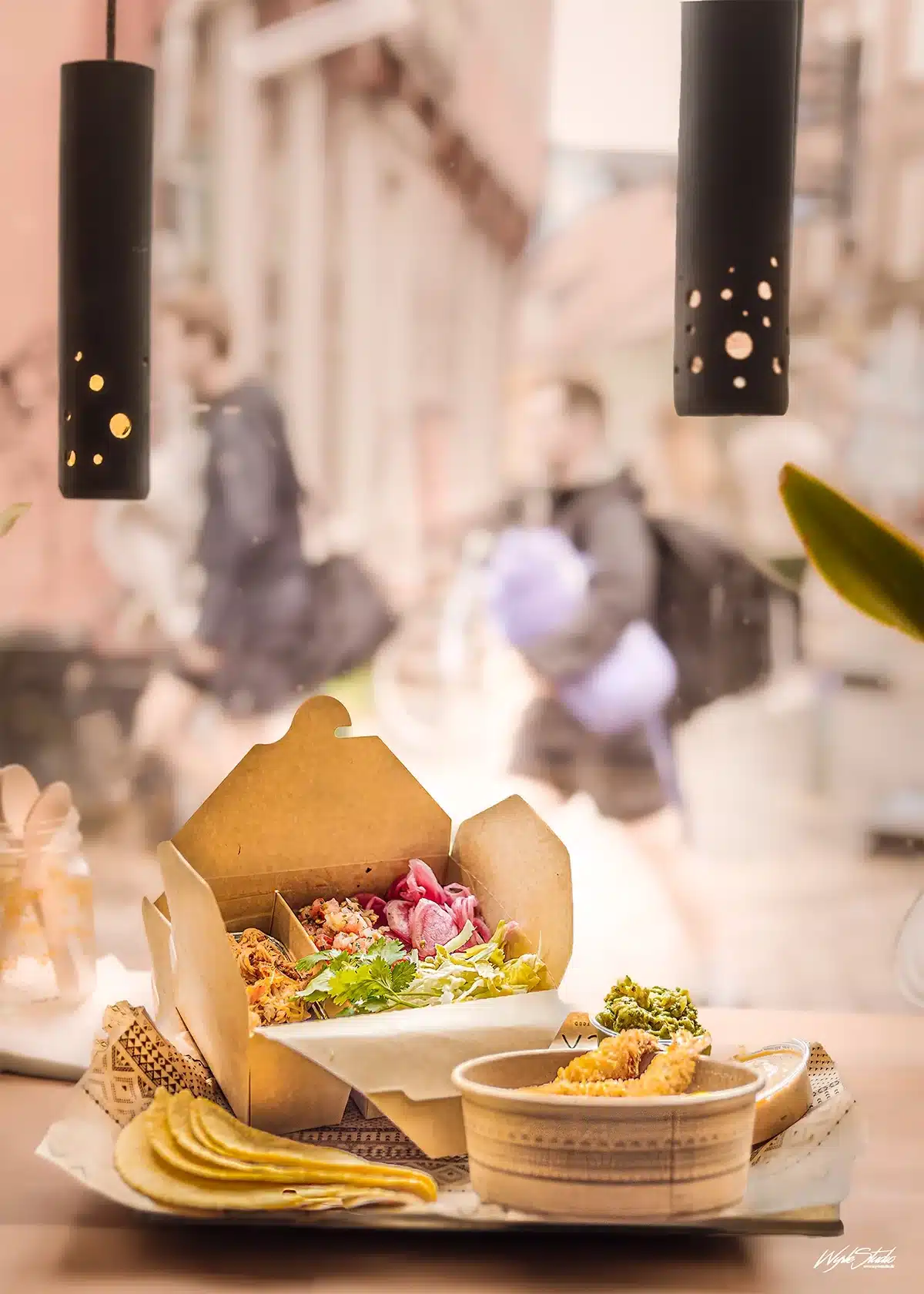 VACA taco-kit ved vindue med udsigt
