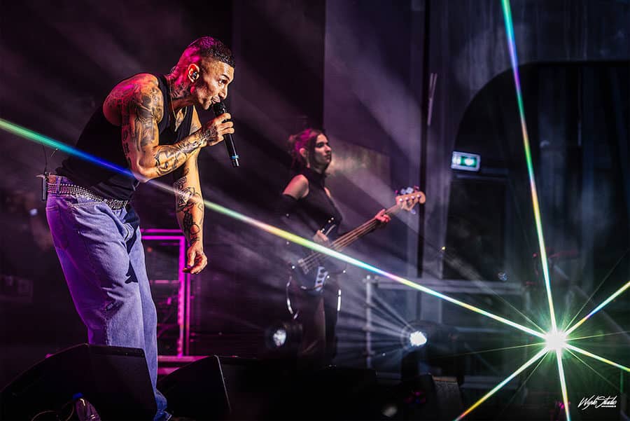 Burhan G i laserlys mens publikum sang med paa hvert eneste hit » Aarhus Inside Burhan G gav Aarhus kærlighed, ballade og bad boy attitude
