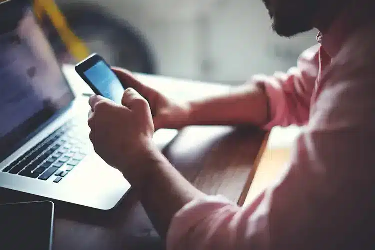 Sådan vælger du det bedste mobilabonnement til hverdag og fritid - sponseret