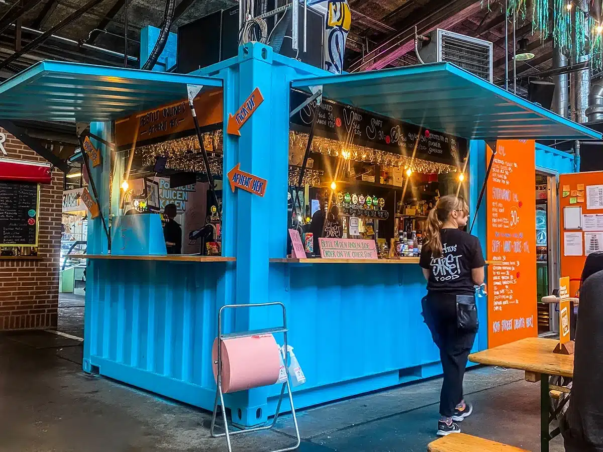 Blå containerbar i Aarhus Street Food