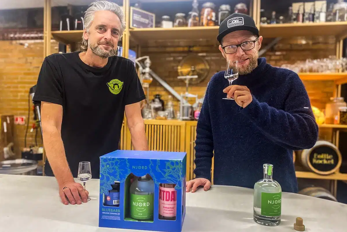 Troels og Lars fra Njord Gin på Sydhavnen i Aarhus Troels og Lars fra Njord Gin på Sydhavnen