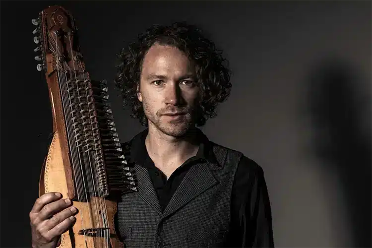 Erik Rydvall i selskab med Jacob Gades Talenthold og Artos Kvartetten