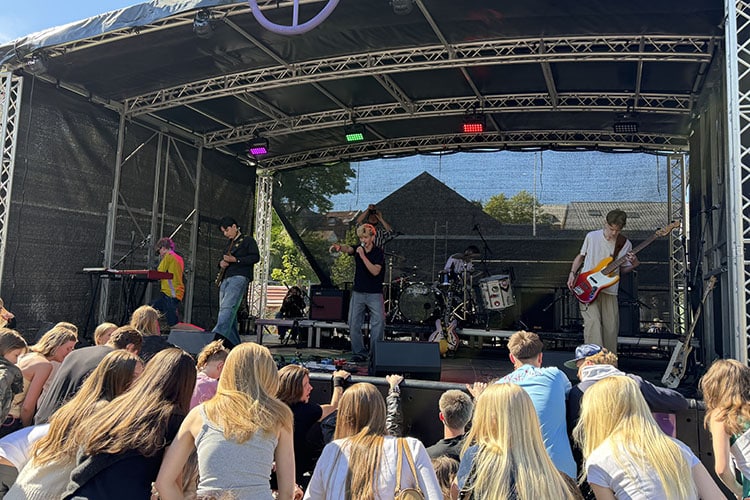 ØMFEST 2026: Gratis musikfestival i Øgaderne