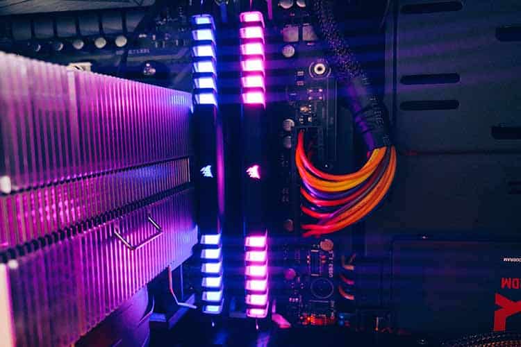 Kom med ind i atomernes verden og hør om kvantecomputeren - envato billede