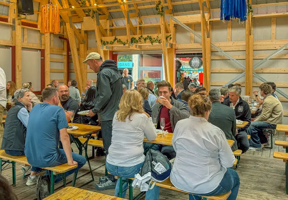 Gæster fejrer Aarhus Street Food i den nye pavillon Gæster fejrer Aarhus Street Food i den nye pavillon