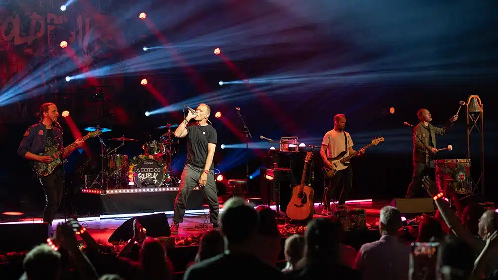 A Rush of Coldplay optræder med farverigt lys og klokke - Foto Torben Iisager A Rush of Coldplay optræder med farverigt lys og klokke - Foto Torben Iisager
