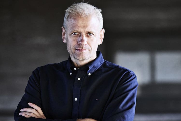 Jacob Kragelund - Jagten på plattenslagere og svindlere