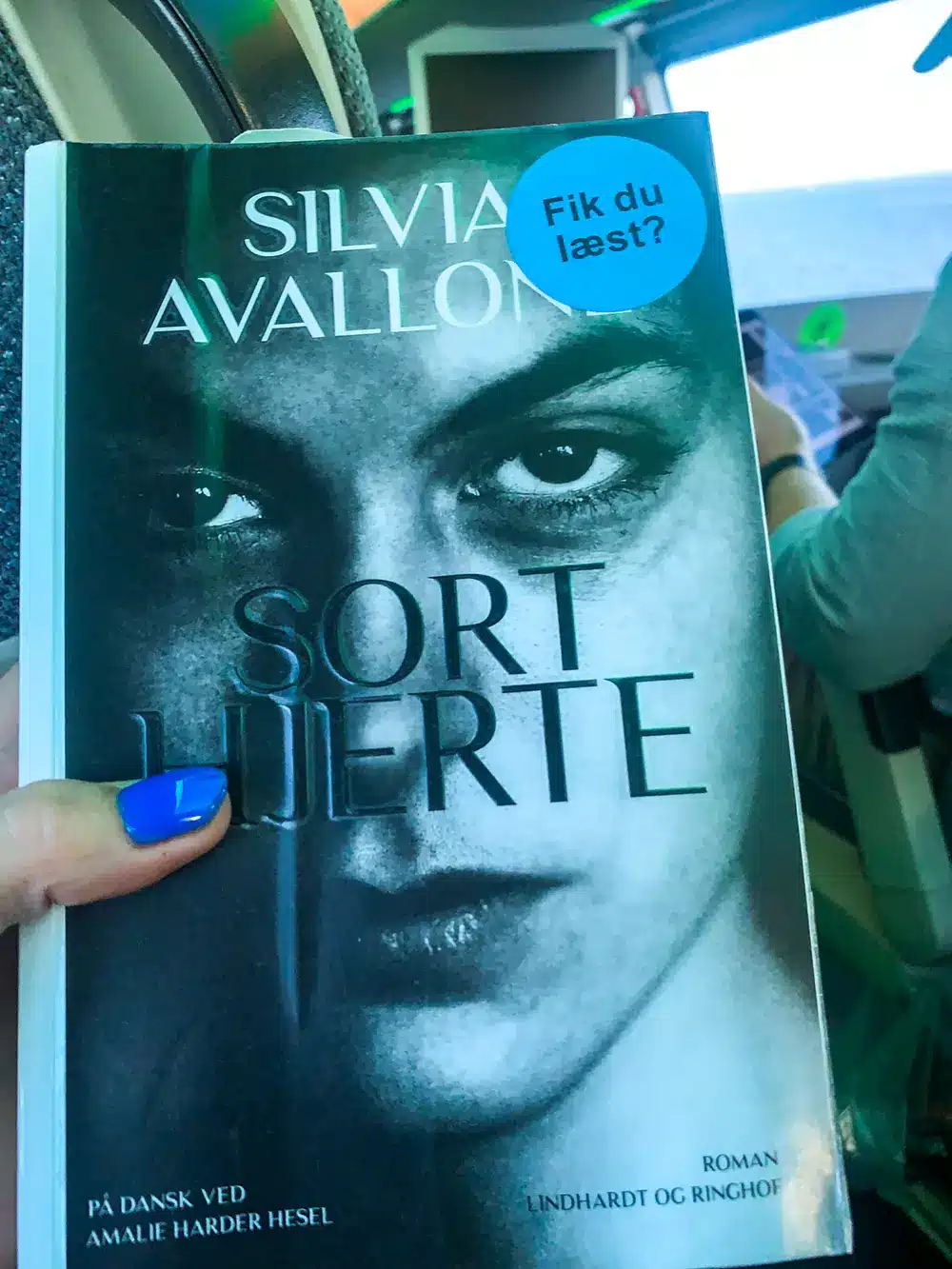 Bogbeskrivelse: Sort Hjerte af Silvia Avallone